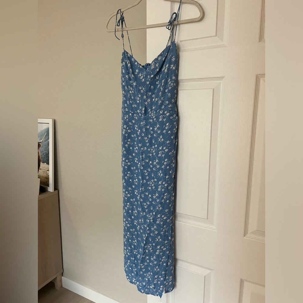 Reformation - Kourtney Dress - blue floral - size 8 (fits like size 4/6)